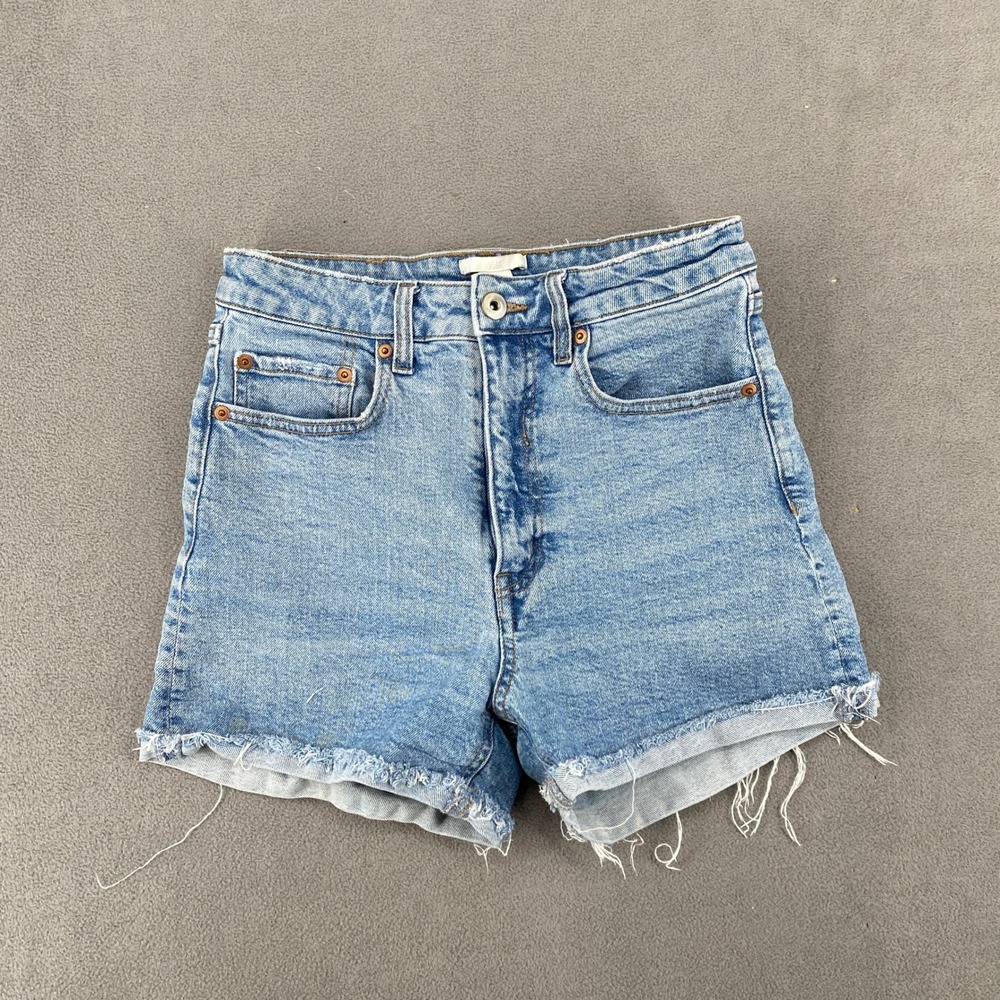 HM‎ High Waisted Light Wash Denim Cut Off Shorts Blue Size 4 0644464 8